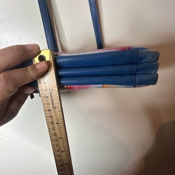 Anuschka leather crossbody - Picture 8 of 12